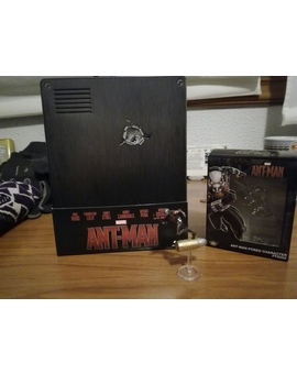 Otro regalo de mi Novia. El hombre hormiga llega a casa.