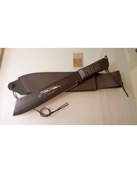 Auto regalo de reyes.  Réplica oficial machete Rambo IV signature edition.  