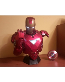Otra pieza de mi colección personal, IRON MAN legendary scale + power bank escudo metalizado CAPITÁN AMERICA