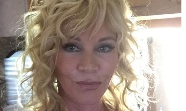 Melanie Griffith se sacude los ataques de instagram con esta foto...