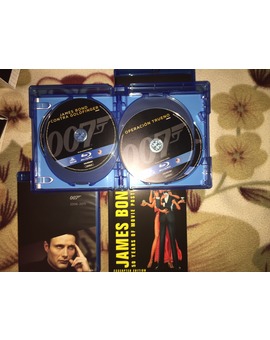 James Bond 23+1 Edición Premium - Interior