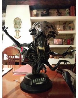 Con ustedes, su majestad la Reina de LV-426