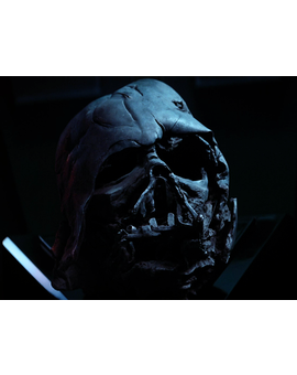 Polémica? KYLO REN tiene el Casco equivocado de Darth Vader!! 