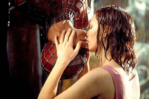 GIF Beso (SPIDERMAN 2) je je 