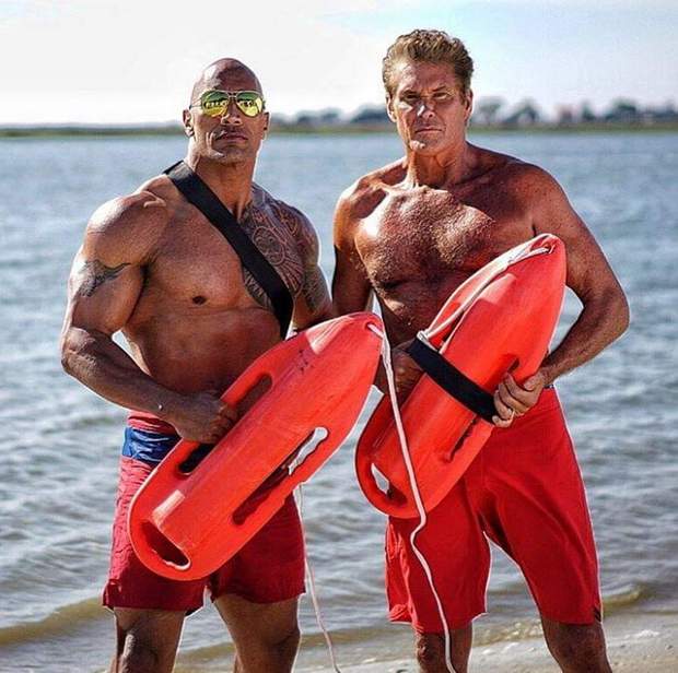 Primer Vistazo de David Hasselhoff en LOS VIGILANTES DE LA PLAYA. 