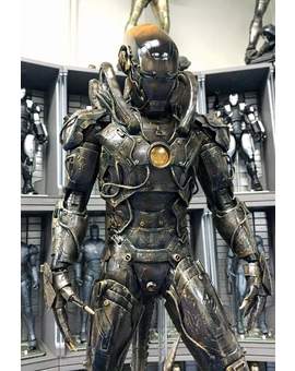 Imágenes del Crossover de IRON MAN y ALIEN de Hot Toys. 