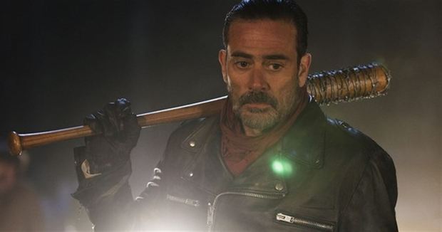 RUMOR sin SPOILER. Se Conoce Ya la Identidad de la Víctima de NEGAN en THE WALKING DEAD? Quién Creéis que a Muerto? 