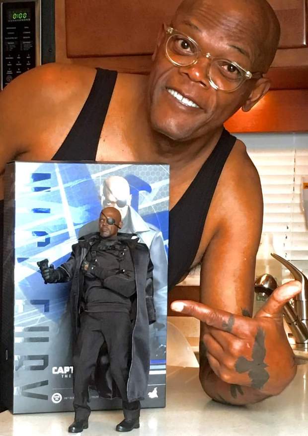 Otra imagen de Hot Toys. NICK FURY. 
