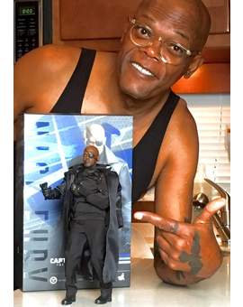 Otra imagen de Hot Toys. NICK FURY. 