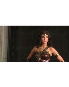 WONDER WOMAN (Volverá a Rodarse Después de Dos Trailers). 