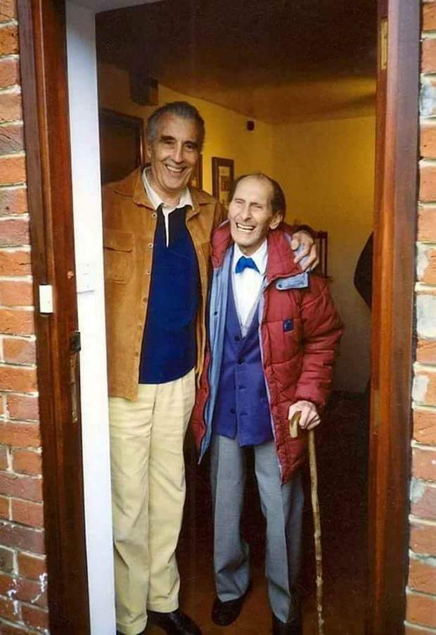 Imagen. (Año 1994. Última Foto de Sir Christopher Lee y Peter Cushing Juntos. Dos Grandes, Qué la fuerza los Acompañe!!
