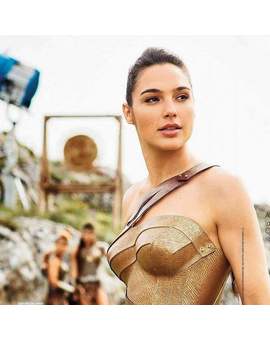 Nueva Imagen de GAL GADOT en WONDER WOMAN con su Clásico Traje de Diana Prince, Versión Themyscira. 