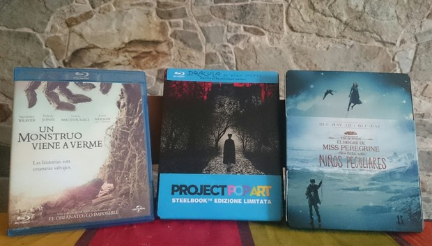 Un Monstruo Viene a Verme en el Hogar de Dracula. 