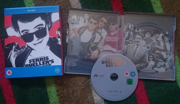 Interior Steelbook (TODO EN UN DÍA). 