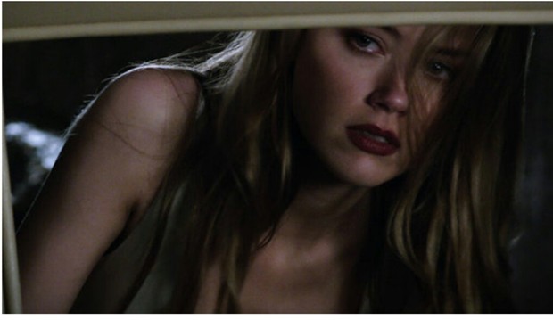 AMBER HEARD Demanda a un Productor por Falsear sus Desnudos. 