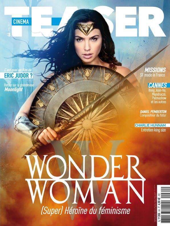 Portada de CINEMA TEASER con (WONDER WOMAN). 