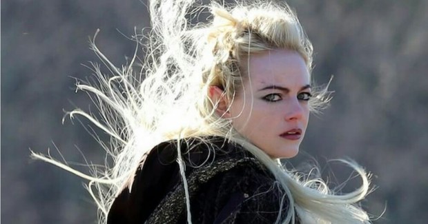 "Emma Stone" Parece una Elfa fugada de RIVENDEL. 