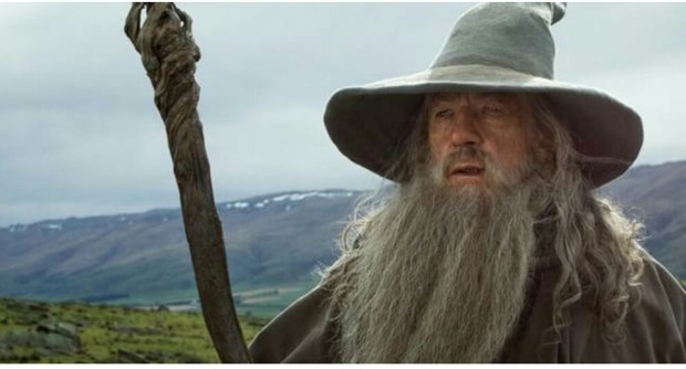 "Ian McKellen" Quiere volver a Interpretar a (GANDALF) en la Serie. 