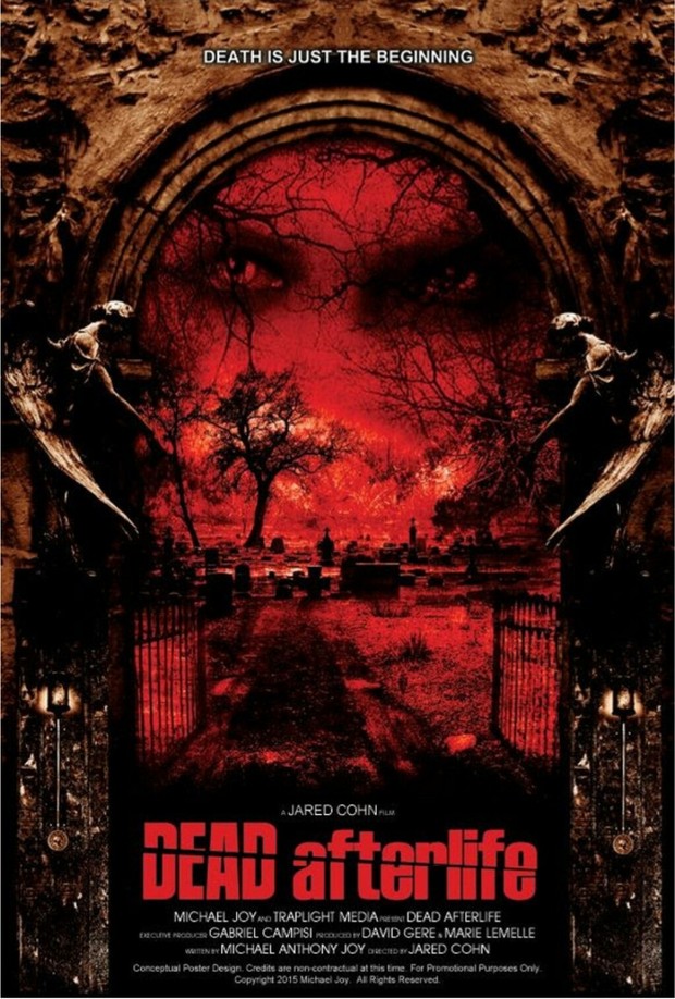 "Dee Wallace" en la Película de Zombies (DEAD AFTERLIFE).