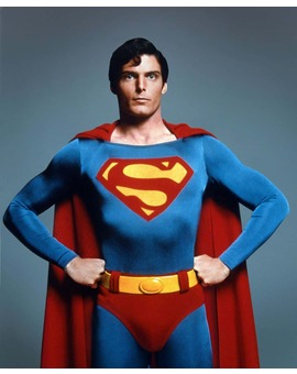 El inicio de la Película de SUPERMAN. (A quién no se le pone los pelos de punta?). 