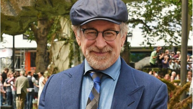 "Steven Spielberg" No quiere su Nombre en Comida Basura. 