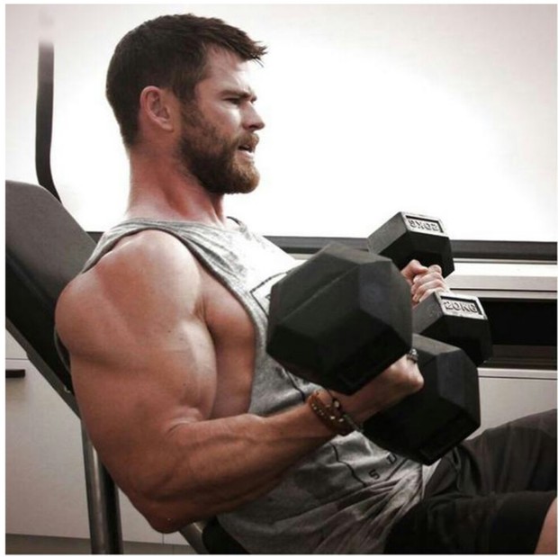 Imagen: (THOR Entrenando para su Próxima Película). 