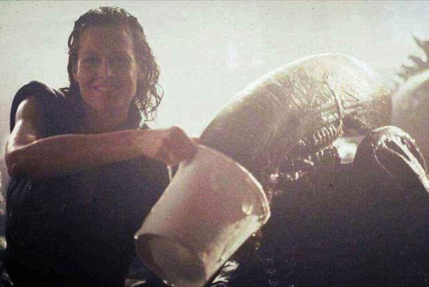 Imagen: (De vez en cuando tiene que Beber). 