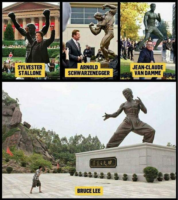 Imagen: (Actores con sus Esculturas). 