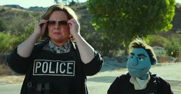 (HAPPYTIME MURDERS) Derrotan e Barrio Sésamo. 