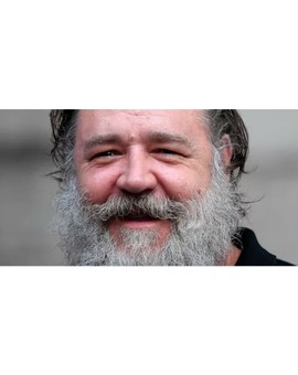 "Russell Crowe" Sorprende con un Contundente Físico en una Reunión del Reparto de (GLADIATOR). 