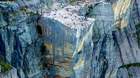 Imagen-asi-fue-de-espectacular-la-premier-de-mission-impossible-fallout-en-el-acantilado-preikestolen-de-noruega-c_s