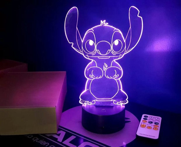 Lámpara Led de "SEMONSTER". 