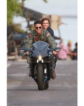Imagen: "Tom Cruise y Jennifer Connelly" en el Rodaje de (TOP GUN 2). 