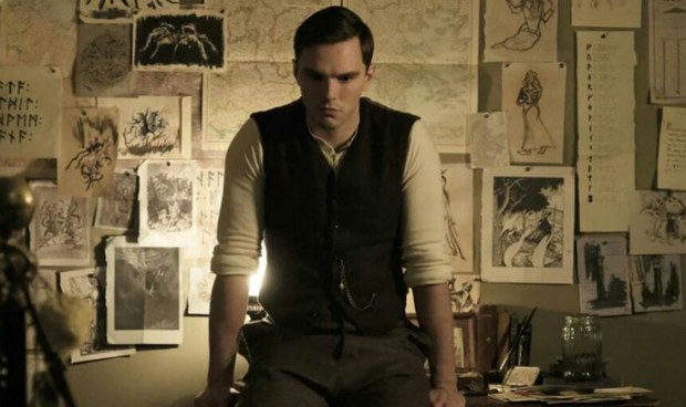 (TOLKIEN) Primeras Imágenes de "Nicholas Hoult" como el Autor de (EL SEÑOR DE LOS ANILLOS). 