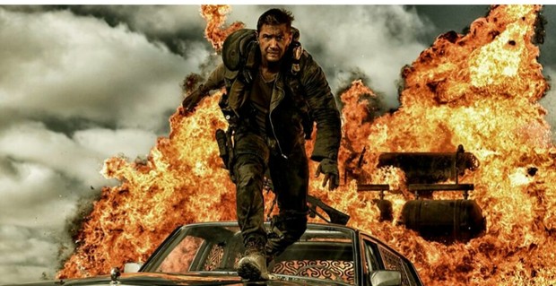 (MAD MAX 5) Podría estar Preparándose con "George Miller y el Reparto de FURY ROAD". 
