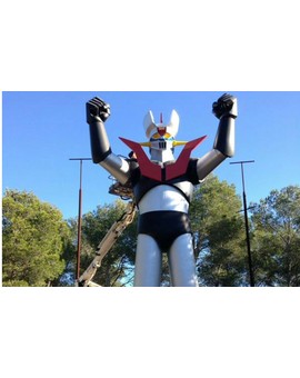 La Historia de la Gigante Estatua de (MAZINGER Z) en Tarragona. 