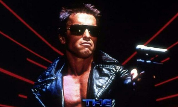 "Gale Anne Hurd" Reclama los Derechos de (Terminator). 
