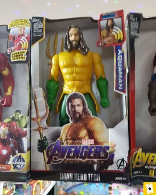 Imagen: (Aquaman se pasa a Marvel).