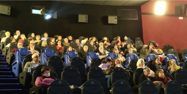 Los Cines Yelmo han vendido salchichas con listeria en 17 Cines en toda España. 