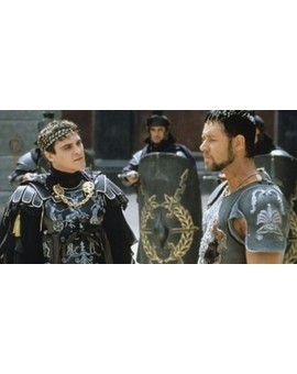 "Russell Crowe" Felicita a "Joaquin Phoenix" por su Oscar: Debiste Ganar por Gladiator. 