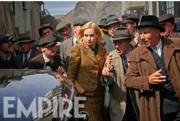 Imagen del Remake de (Rebecca) de "Alfred Hitchcock con Lily James". 