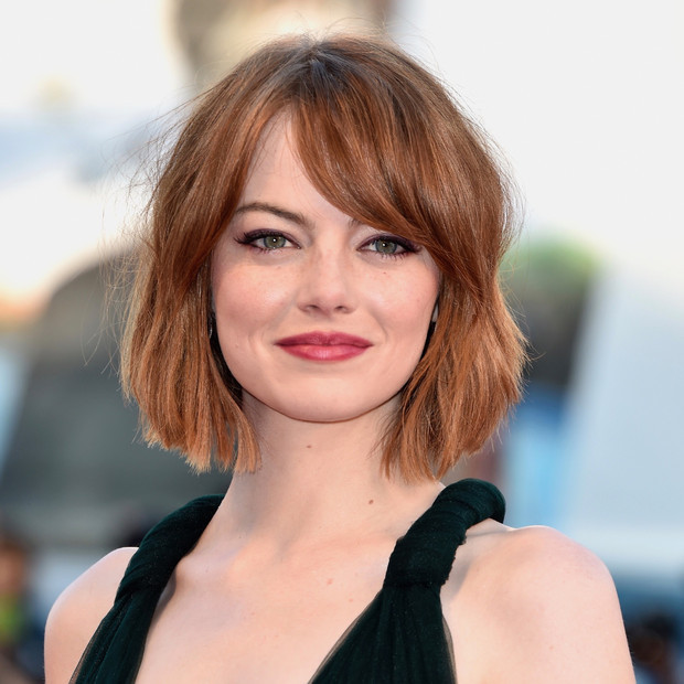 "Emma Stone" Protagonista de (La Maldición de los Hermanos Safdie). 