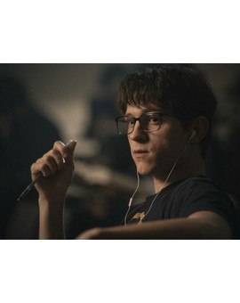 Trailer de (Cherry) con "Tom Holland" de los Hermanos Russo para atracar bancos. 