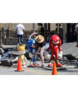 Imagen: Figuras de Stand-in para el Rodaje de la Secuela de (Sonic). 