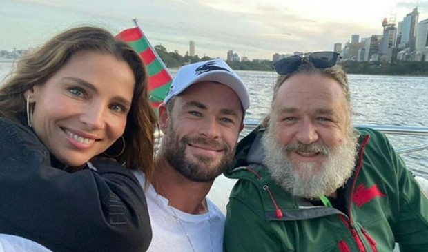 (Thor - Love and Thunder) "Russell Crowe" como Zeus habré la puerta a Hércules en el MCU. 