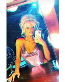 Nueva Imagen de "Lily James" Caracterizada como "Pamela Anderson". 