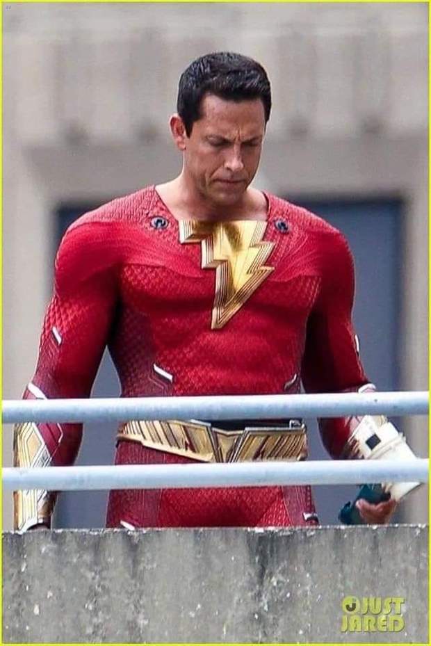 Primer Vistazo al Nuevo Traje para (Shazam 2). 