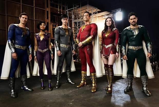 Primer Vistazo a la Familia de (Shazam 2). 