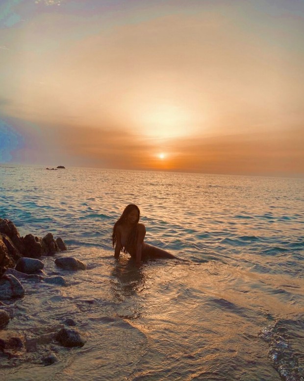 Primera Imagen de "Halle Bailey" como Ariel en (La Sirenita). 