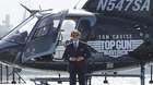 Asi-llego-tom-cruise-a-la-premier-de-top-gun-maverick-piloteando-un-helicoptero-c_s